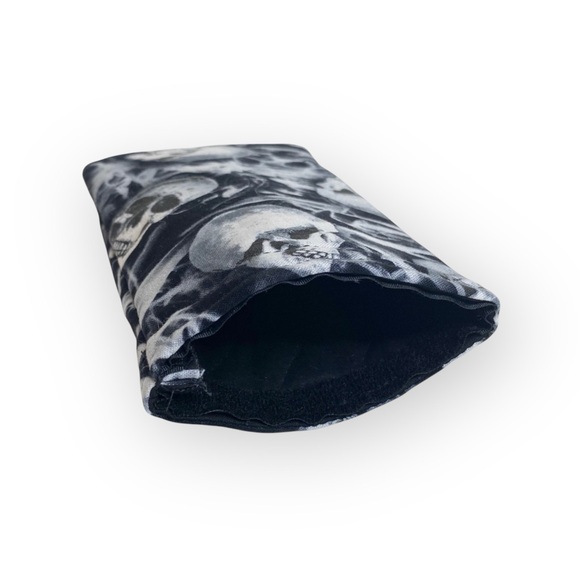 Handmade: Skull Print Sunglasses Case ☻︎ Halloween ☻︎ Quilted Velcro Closure - Picture 5 of 16